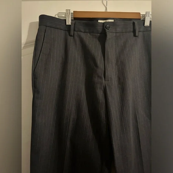 Men’s 36x32 Dockers Gray Striped Dress Pants Work Pants - Picture 2 of 5